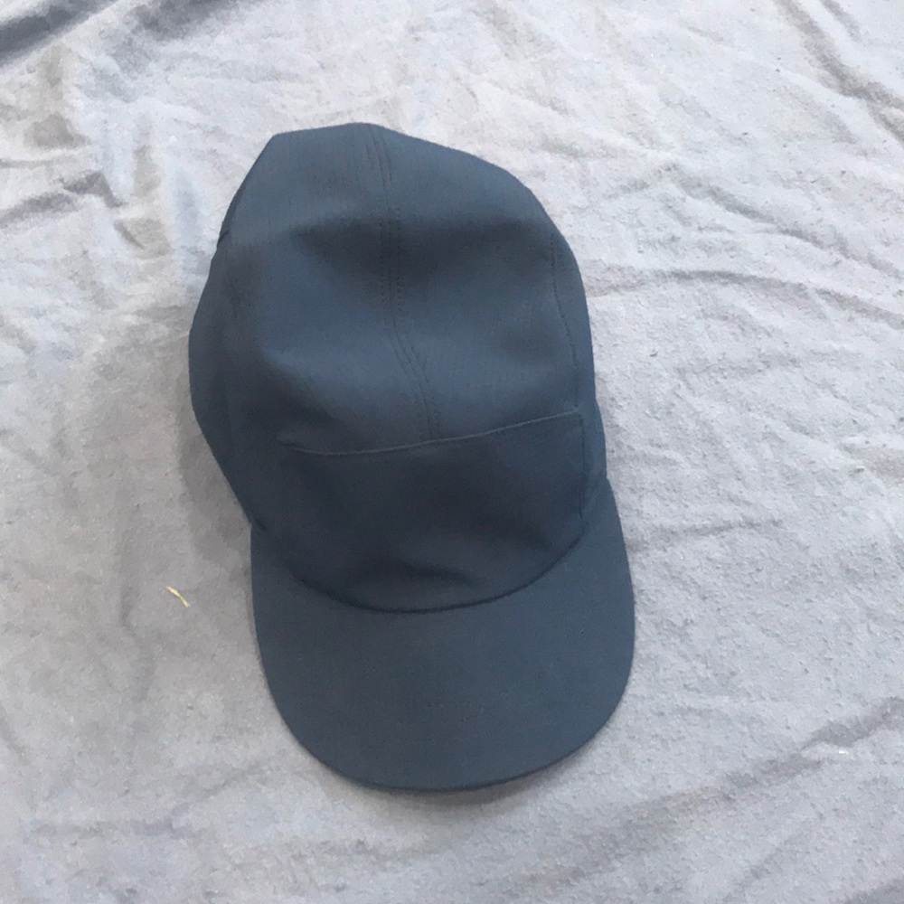 Lululemon Five times hat